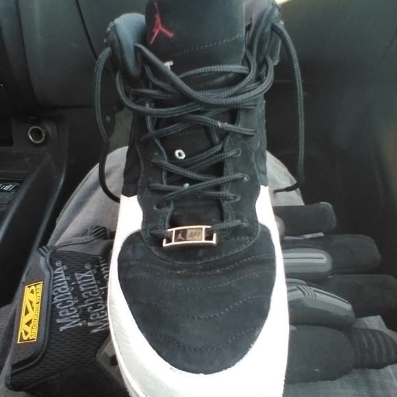 Size 9 (fit 10) Black and White Jordan/Air Force 1 fusion 2008 playoff edition main image 4